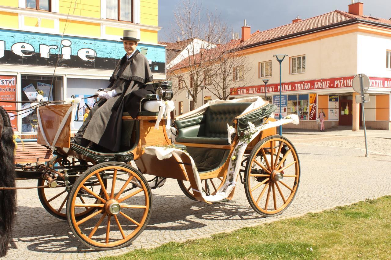 Lovecky Zamecek Buchlovice Exterior photo