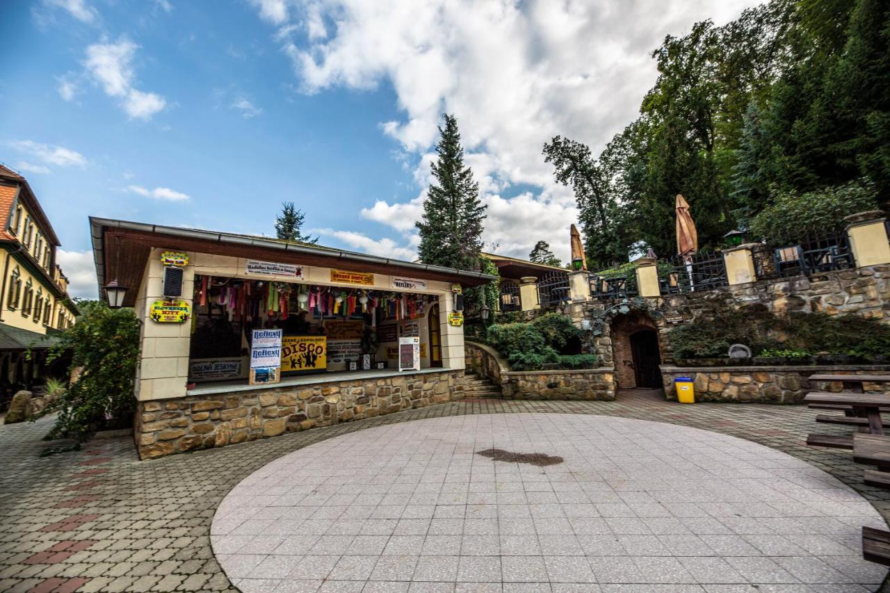 Lovecky Zamecek Buchlovice Exterior photo